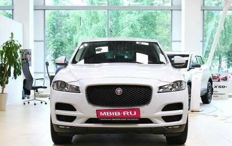 Jaguar F-Pace, 2016 год, 1 940 000 рублей, 2 фотография