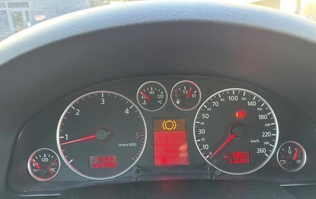Audi A6, 2002 год, 300 000 рублей, 24 фотография