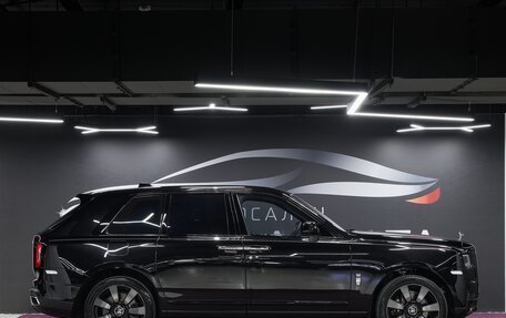 Rolls-Royce Cullinan, 2024 год, 44 900 000 рублей, 6 фотография