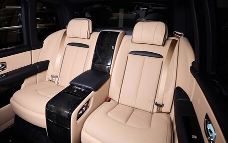 Rolls-Royce Cullinan, 2024 год, 44 900 000 рублей, 13 фотография