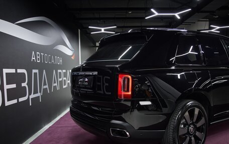 Rolls-Royce Cullinan, 2024 год, 44 900 000 рублей, 10 фотография
