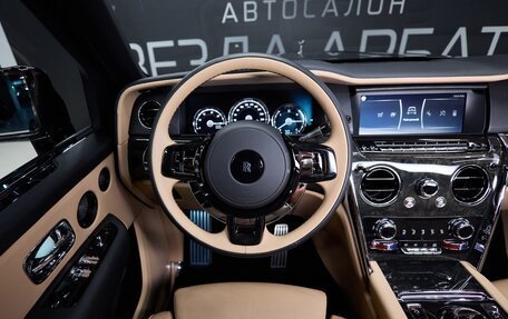Rolls-Royce Cullinan, 2024 год, 44 900 000 рублей, 23 фотография