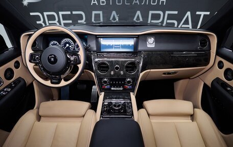 Rolls-Royce Cullinan, 2024 год, 44 900 000 рублей, 22 фотография