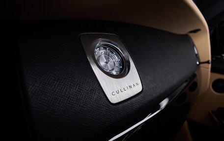 Rolls-Royce Cullinan, 2024 год, 44 900 000 рублей, 28 фотография