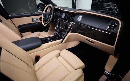 Rolls-Royce Cullinan, 2024 год, 44 900 000 рублей, 20 фотография