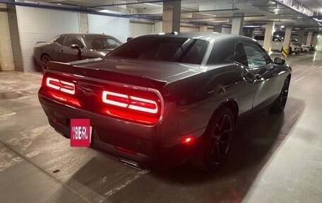 Dodge Challenger III рестайлинг 2, 2018 год, 3 300 000 рублей, 7 фотография