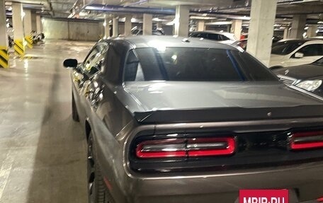 Dodge Challenger III рестайлинг 2, 2018 год, 3 300 000 рублей, 9 фотография