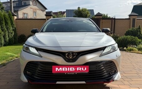 Toyota Camry, 2020 год, 3 300 000 рублей, 2 фотография
