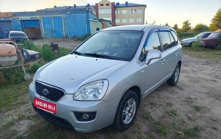 KIA Carens III (RP), 2010 год, 700 000 рублей, 2 фотография