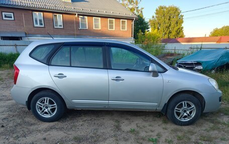 KIA Carens III (RP), 2010 год, 700 000 рублей, 9 фотография