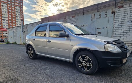 Renault Logan I, 2013 год, 600 000 рублей, 4 фотография