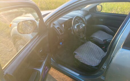 Mitsubishi Outlander III рестайлинг 3, 2007 год, 660 000 рублей, 6 фотография