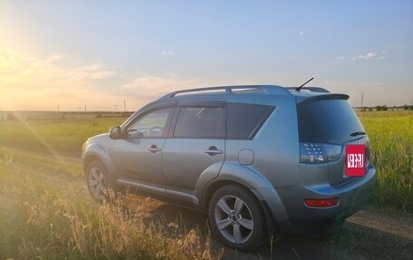 Mitsubishi Outlander III рестайлинг 3, 2007 год, 660 000 рублей, 11 фотография