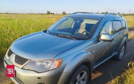 Mitsubishi Outlander III рестайлинг 3, 2007 год, 660 000 рублей, 4 фотография
