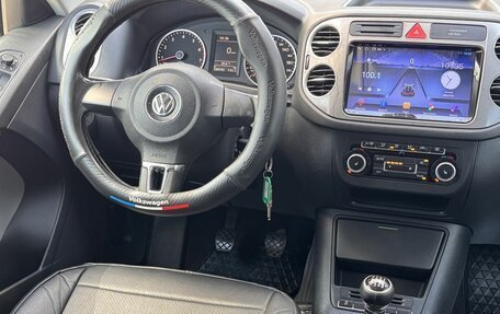 Volkswagen Tiguan I, 2011 год, 990 000 рублей, 12 фотография