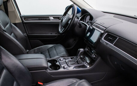 Volkswagen Touareg III, 2015 год, 2 370 000 рублей, 10 фотография