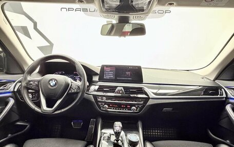 BMW 5 серия, 2019 год, 3 284 000 рублей, 15 фотография