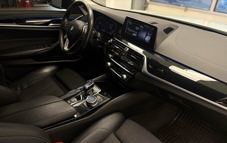 BMW 5 серия, 2019 год, 3 284 000 рублей, 20 фотография