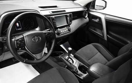 Toyota RAV4, 2018 год, 2 295 000 рублей, 8 фотография