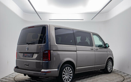 Volkswagen Multivan T6 рестайлинг, 2015 год, 2 870 000 рублей, 5 фотография