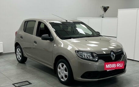 Renault Sandero II рестайлинг, 2015 год, 570 000 рублей, 3 фотография