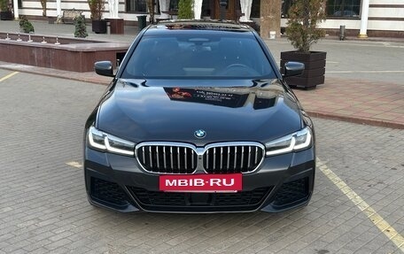 BMW 5 серия, 2021 год, 6 080 000 рублей, 2 фотография