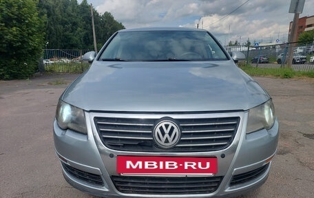 Volkswagen Passat B6, 2005 год, 465 000 рублей, 2 фотография