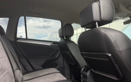 Volkswagen Tiguan II, 2017 год, 1 880 000 рублей, 4 фотография