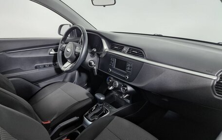 KIA Rio IV, 2021 год, 1 799 000 рублей, 10 фотография