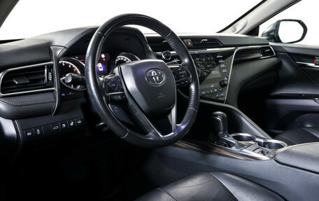Toyota Camry, 2018 год, 1 740 000 рублей, 15 фотография