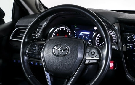 Toyota Camry, 2018 год, 1 740 000 рублей, 14 фотография