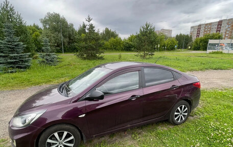 Hyundai Solaris II рестайлинг, 2013 год, 600 000 рублей, 1 фотография