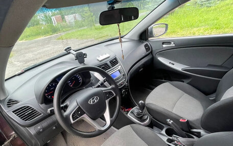 Hyundai Solaris II рестайлинг, 2013 год, 600 000 рублей, 5 фотография