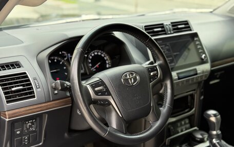 Toyota Land Cruiser Prado 150 рестайлинг 2, 2020 год, 5 600 000 рублей, 6 фотография