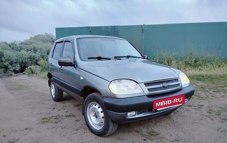 Chevrolet Niva I рестайлинг, 2004 год, 295 000 рублей, 2 фотография