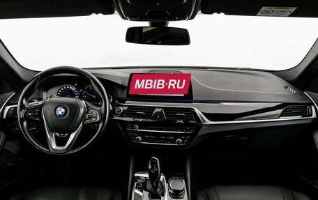 BMW 5 серия, 2017 год, 2 399 000 рублей, 14 фотография