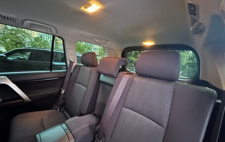 Toyota Land Cruiser Prado 150 рестайлинг 2, 2019 год, 4 900 000 рублей, 7 фотография
