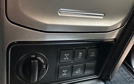 Toyota Land Cruiser Prado 150 рестайлинг 2, 2019 год, 4 900 000 рублей, 12 фотография