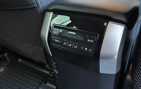 Toyota Land Cruiser Prado 150 рестайлинг 2, 2019 год, 4 900 000 рублей, 15 фотография