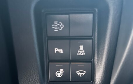 Toyota Land Cruiser Prado 150 рестайлинг 2, 2019 год, 4 900 000 рублей, 13 фотография