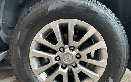 Toyota Land Cruiser Prado 150 рестайлинг 2, 2019 год, 4 900 000 рублей, 26 фотография