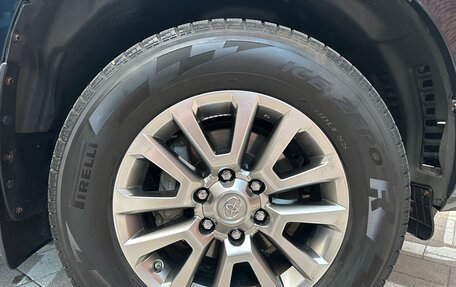 Toyota Land Cruiser Prado 150 рестайлинг 2, 2019 год, 4 900 000 рублей, 28 фотография