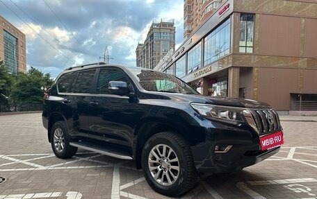 Toyota Land Cruiser Prado 150 рестайлинг 2, 2019 год, 4 900 000 рублей, 32 фотография