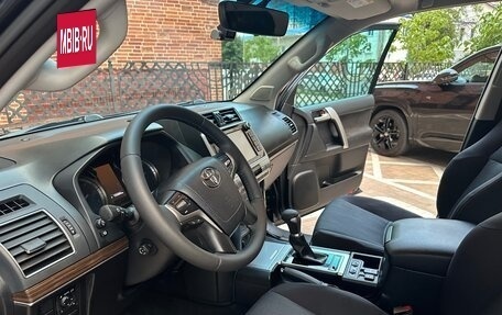 Toyota Land Cruiser Prado 150 рестайлинг 2, 2019 год, 4 900 000 рублей, 14 фотография