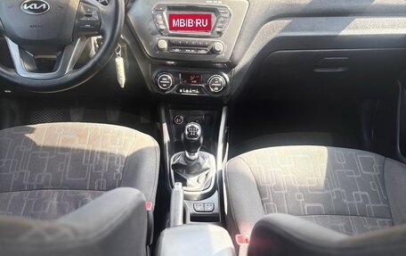 KIA Rio III рестайлинг, 2013 год, 690 000 рублей, 18 фотография