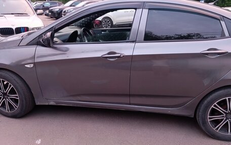 Hyundai Solaris II рестайлинг, 2014 год, 350 000 рублей, 4 фотография