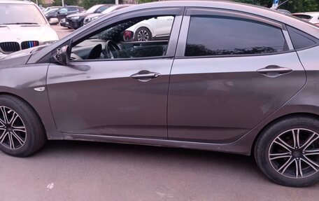 Hyundai Solaris II рестайлинг, 2014 год, 350 000 рублей, 5 фотография