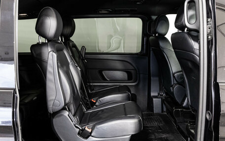 Mercedes-Benz V-Класс, 2019 год, 3 999 000 рублей, 21 фотография