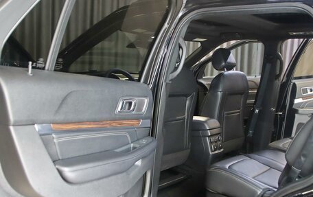 Ford Explorer VI, 2018 год, 2 499 000 рублей, 6 фотография