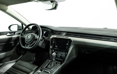 Volkswagen Passat B8 рестайлинг, 2017 год, 2 099 777 рублей, 10 фотография